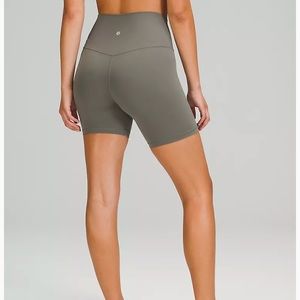 Align Short - Lululemon (size 6)